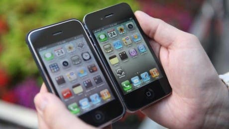 La mitad de los que poseen un iPhone 4 creen tener un celular 4G
