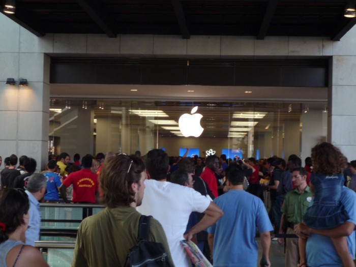 La Apple Retail Store La Maquinista cumple su primer año