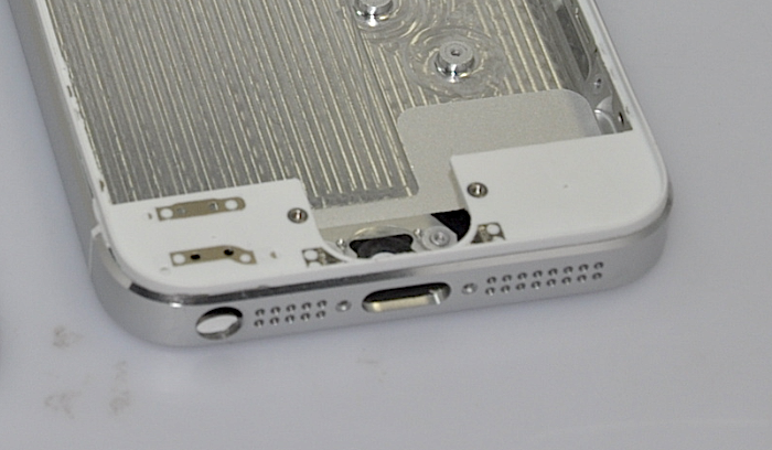 iPhone 5 con conector miniDock