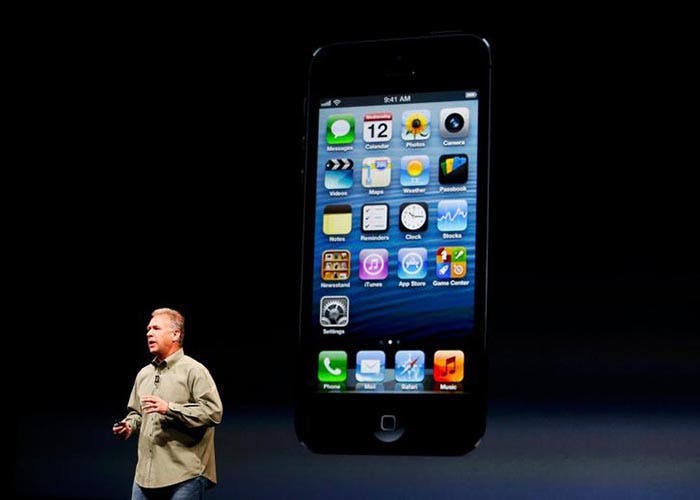 Phil Schiller presentando el iPhone 5