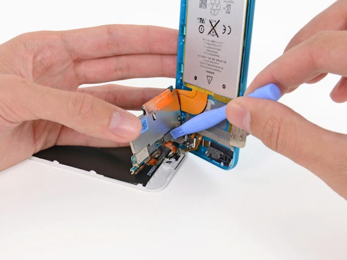 iPod touch logic board extracción