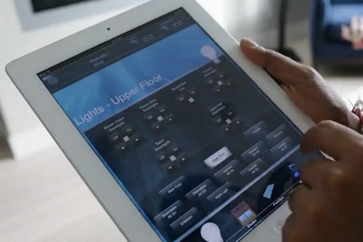 Desde el tablet de Apple el usuario puede manejar todos los parámetros de distintos sistemas de su hogar