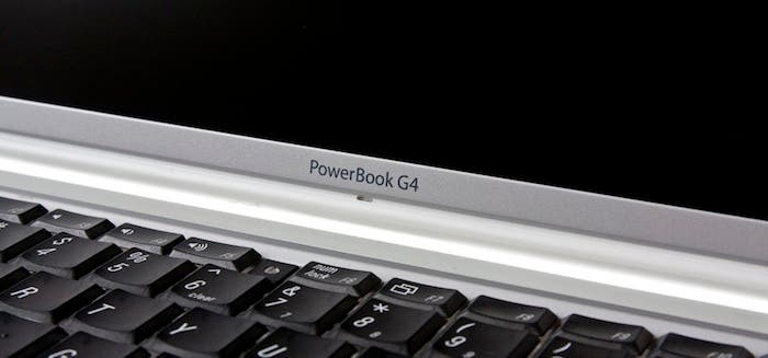 Fotografía superior del teclado del PowerBook G4