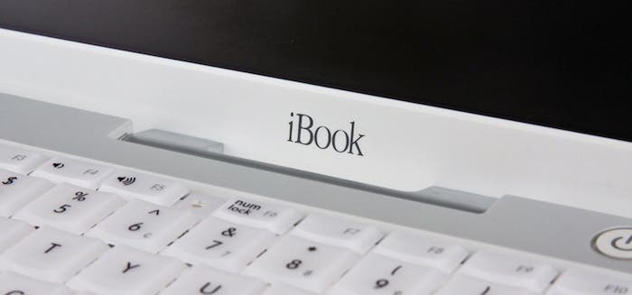 Fotografía frontal del iBook G3