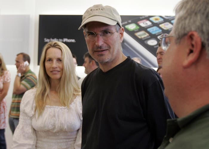 Steve Jobs y su mujer
