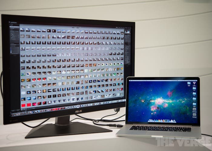 El MacBook Pro con pantalla Retina y un monitor 4K
