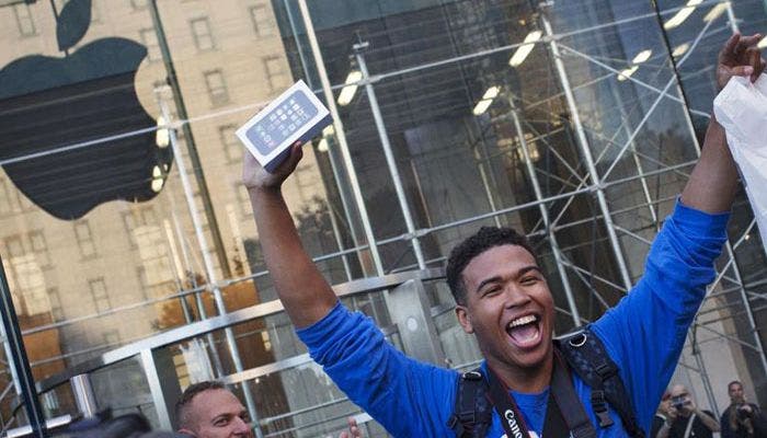 Primeros compradores del iPhone 5s