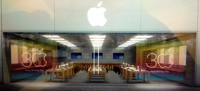 Escaparate especial del aniversario de las Apple Store