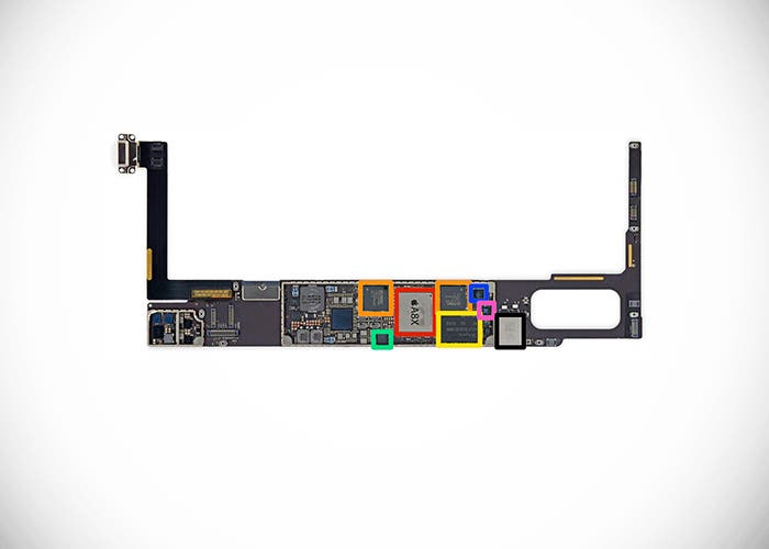 Distintos chips del interior del iPad Air 2