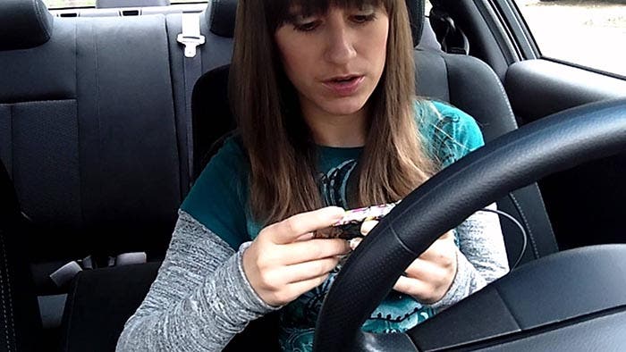 Distracciones por el uso del iPhone en el coche