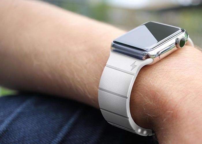 La primera correa para el Apple Watch que hace de batería
