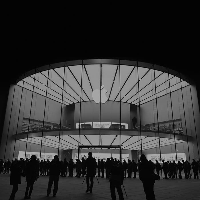 papers.co-aq20-photo-apple-store-event-city-architecture-dark-bw-40-wallpaper