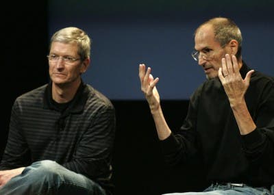 Steve Jobs y Tim Cook