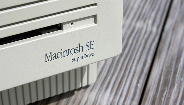 Detalles de la serigrafía del Macintosh SE